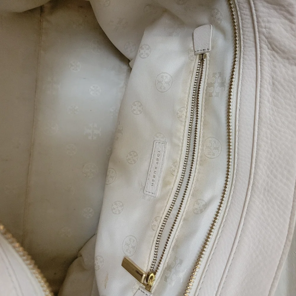 Tory Burch Meyer Plaque Pebbled Cream‎ Leather Tote. Old Money Quiet Luxury. - Picture 10 of 13